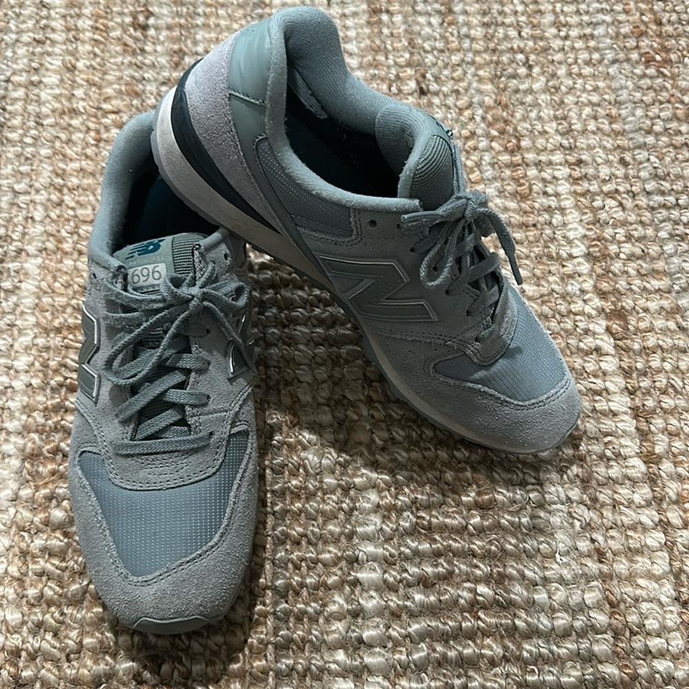 New Balance 696 in Sage